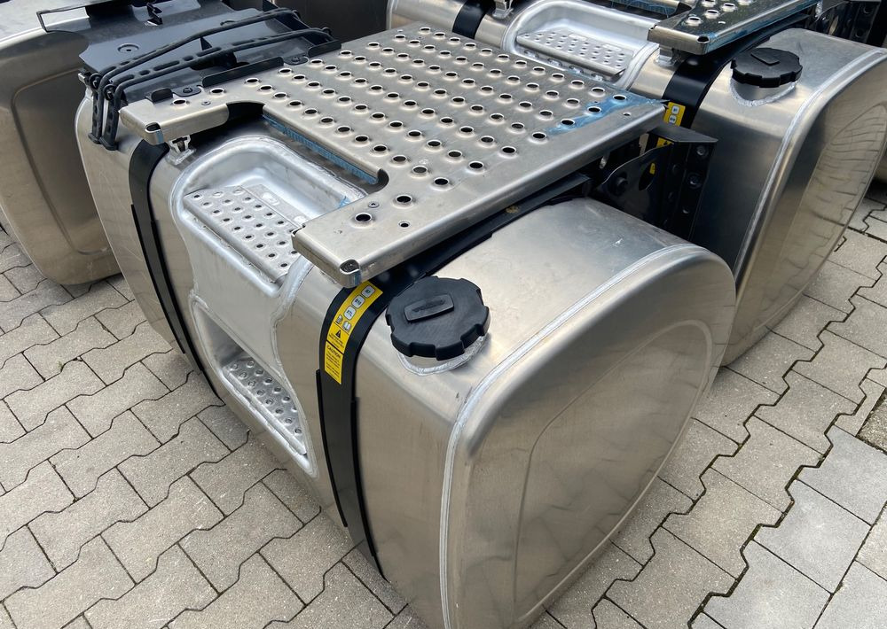 Zbiornik paliwa Volvo FH Renault 480 litrów bak jak nowy - Топливный бак для Грузовиков: фото 3 Zbiornik paliwa Volvo FH Renault 480 litrów bak jak nowy - Топливный бак для Грузовиков: фото 3