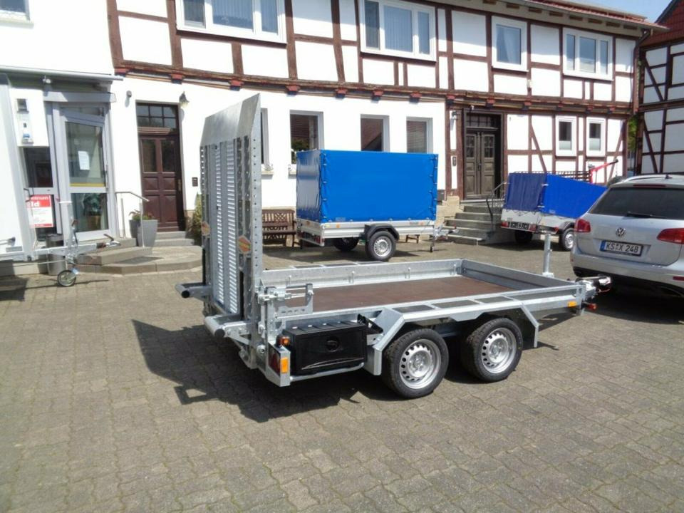 Böckmann PKW-Anhänger, Baumaschinentransporter, 2,7 to. 100 km/h - Прицеп для спецтехники: фото 4 Böckmann PKW-Anhänger, Baumaschinentransporter, 2,7 to. 100 km/h - Прицеп для спецтехники: фото 4