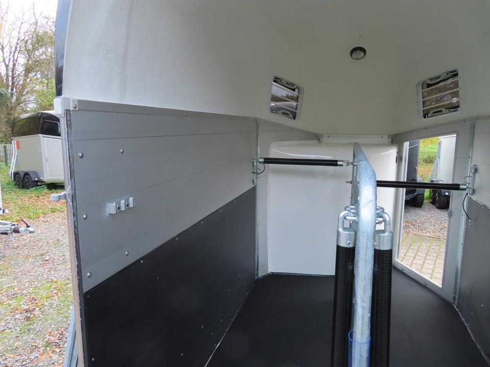 Böckmann Pferdeanhänger, Champion, Esprit, Sattelkammer, 100 km/h - Прицеп-коневоз: фото 5 Böckmann Pferdeanhänger, Champion, Esprit, Sattelkammer, 100 km/h - Прицеп-коневоз: фото 5