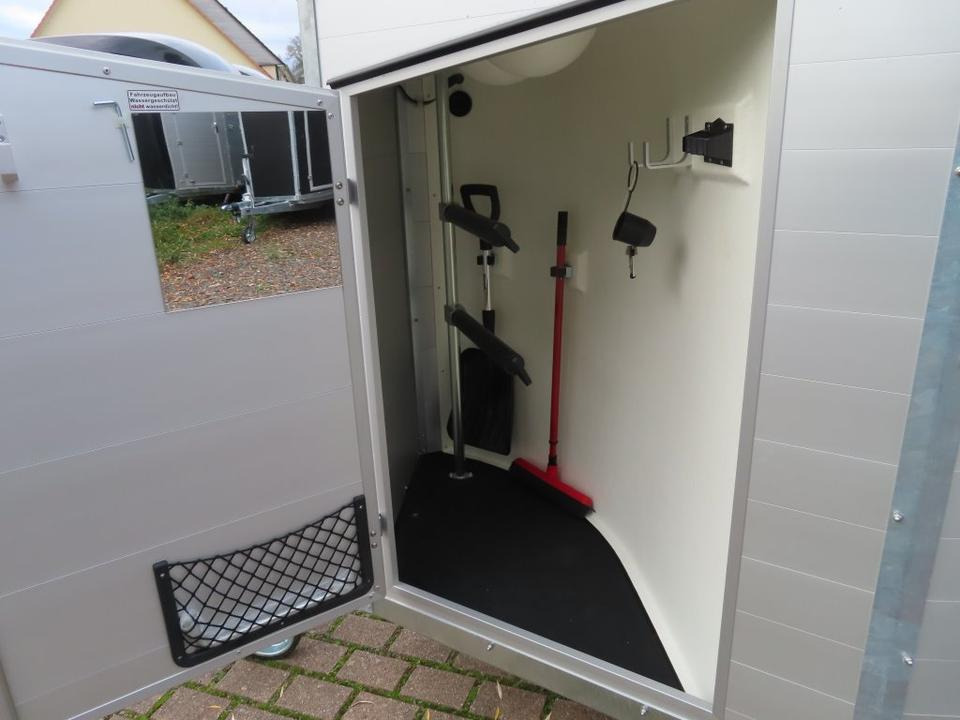 Böckmann Pferdeanhänger, Champion, Esprit, Sattelkammer, 100 km/h - Прицеп-коневоз: фото 3 Böckmann Pferdeanhänger, Champion, Esprit, Sattelkammer, 100 km/h - Прицеп-коневоз: фото 3