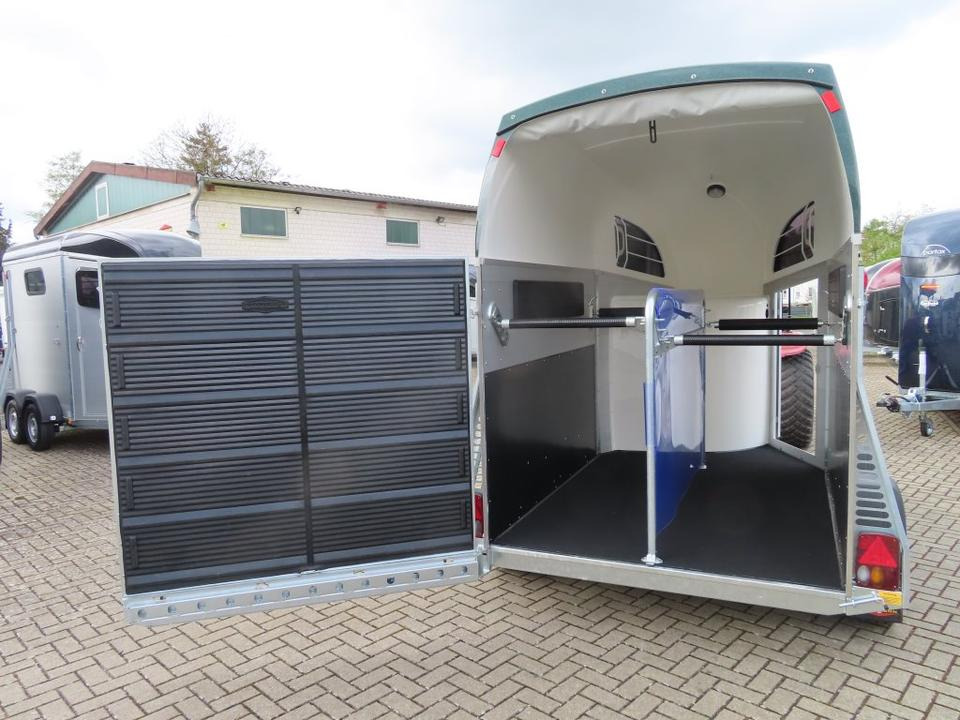 Böckmann Pferdeanhänger Champion R Flügeltür Saka. 100km/h - Прицеп-коневоз: фото 1 Böckmann Pferdeanhänger Champion R Flügeltür Saka. 100km/h - Прицеп-коневоз: фото 1