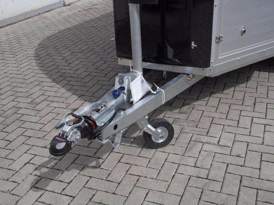 Böckmann Pferdeanhänger Champion R, Flügeltürkombi - Прицеп-коневоз: фото 3 Böckmann Pferdeanhänger Champion R, Flügeltürkombi - Прицеп-коневоз: фото 3