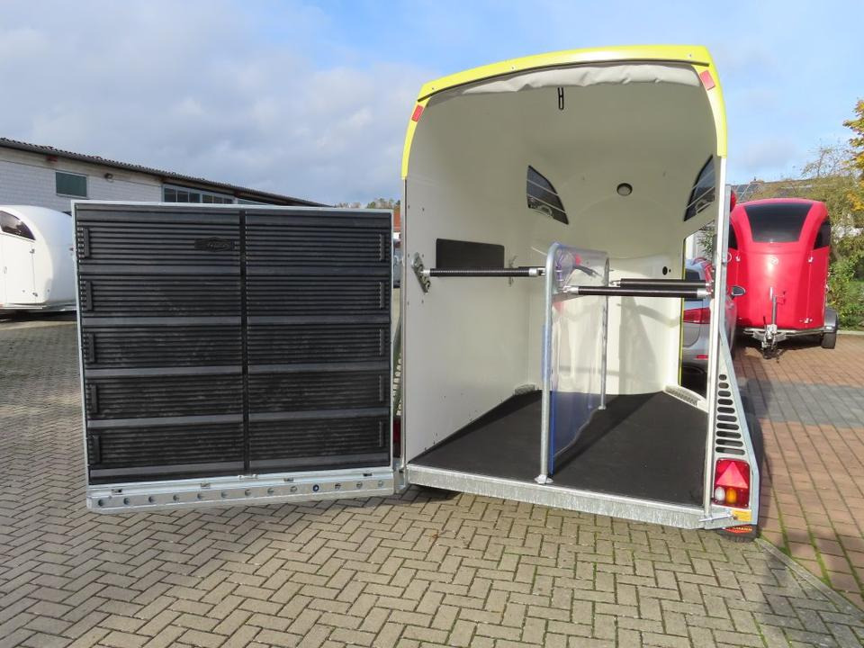 Böckmann Pferdeanhänger Comfort Flügeltür Sattelkammer 100km/h - Прицеп-коневоз: фото 4 Böckmann Pferdeanhänger Comfort Flügeltür Sattelkammer 100km/h - Прицеп-коневоз: фото 4