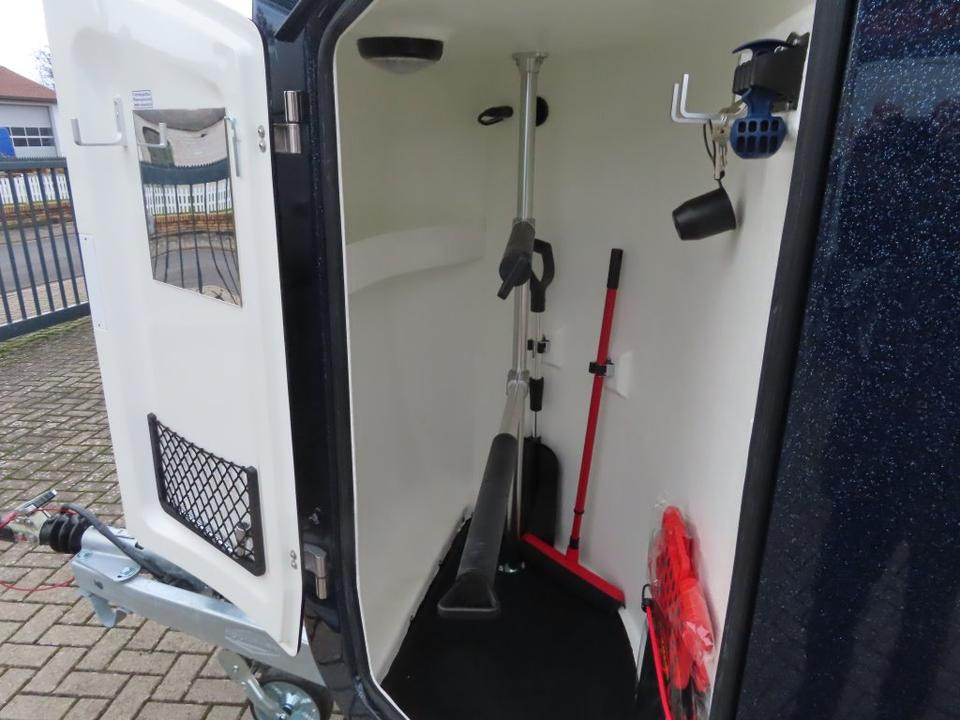 Böckmann Pferdeanhänger, NEU Comfort 23, Sattelkammer,ALUBODEN - Прицеп-коневоз: фото 4 Böckmann Pferdeanhänger, NEU Comfort 23, Sattelkammer,ALUBODEN - Прицеп-коневоз: фото 4