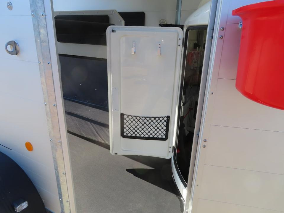 Прицеп-коневоз Böckmann Portax SKA 2025 Neu, Pferdeanhänger Sattelkammer,100 km: фото 8 Прицеп-коневоз Böckmann Portax SKA 2025 Neu, Pferdeanhänger Sattelkammer,100 km: фото 8