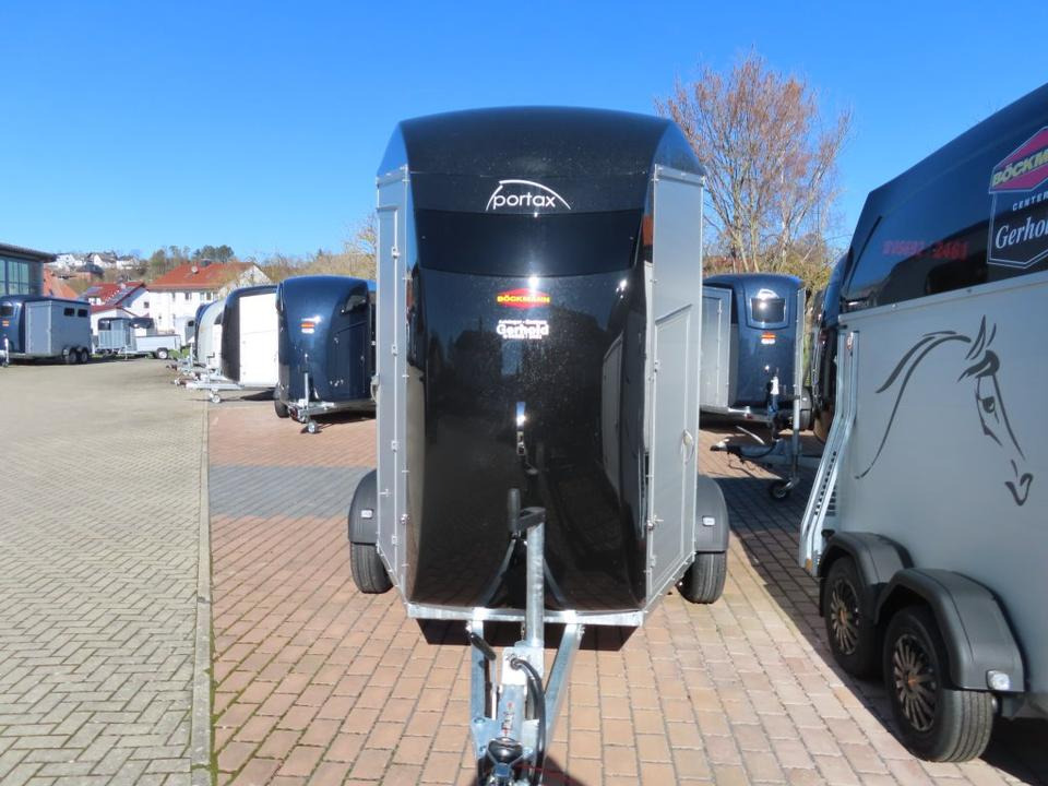 Прицеп-коневоз Böckmann Portax SKA 2025 Neu, Pferdeanhänger Sattelkammer,100 km: фото 19 Прицеп-коневоз Böckmann Portax SKA 2025 Neu, Pferdeanhänger Sattelkammer,100 km: фото 19