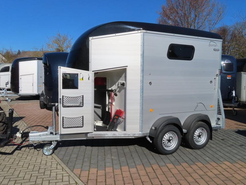 Прицеп-коневоз Böckmann Portax SKA 2025 Neu, Pferdeanhänger Sattelkammer,100 km: фото 17 Прицеп-коневоз Böckmann Portax SKA 2025 Neu, Pferdeanhänger Sattelkammer,100 km: фото 17