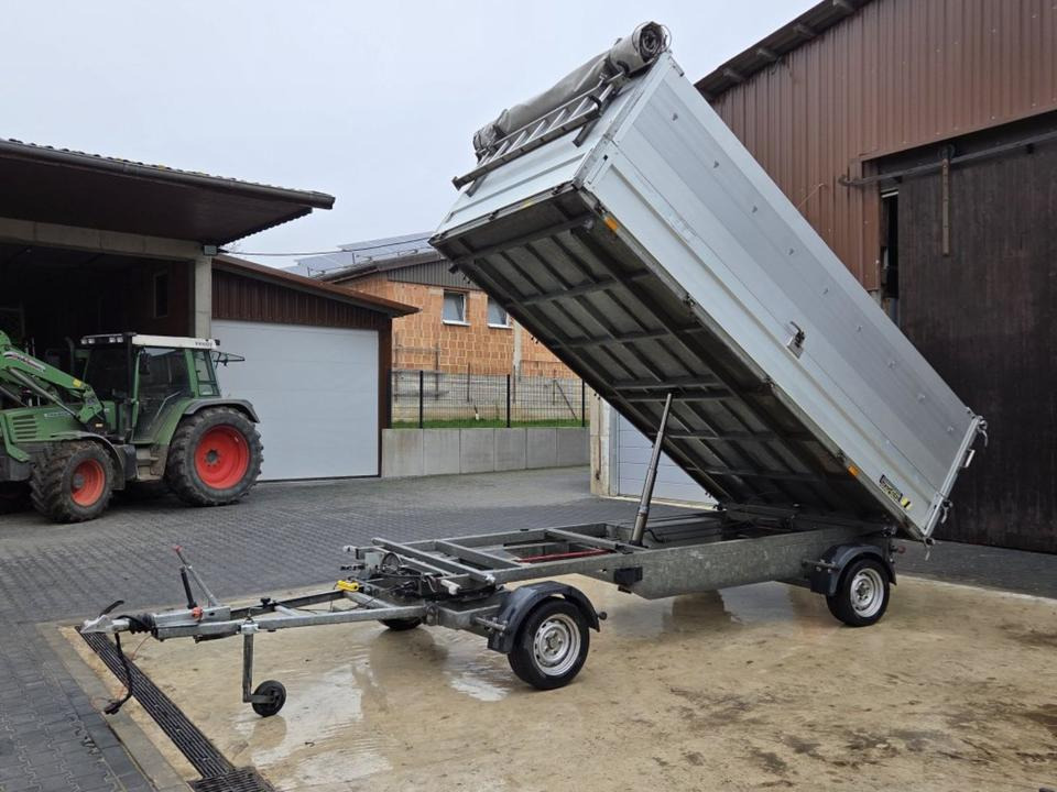 PKW-Anhänger Drehschemel Dreiseitenkipper 3,5t - Самосвальный прицеп: фото 1 PKW-Anhänger Drehschemel Dreiseitenkipper 3,5t - Самосвальный прицеп: фото 1