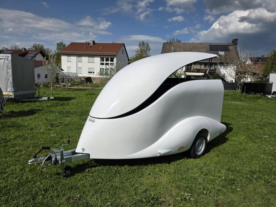 PKW Anhänger Motorrad Geschlossen Kofferanhänger 1000kg 100km/h - Прицеп для мотоцикла: фото 1 PKW Anhänger Motorrad Geschlossen Kofferanhänger 1000kg 100km/h - Прицеп для мотоцикла: фото 1