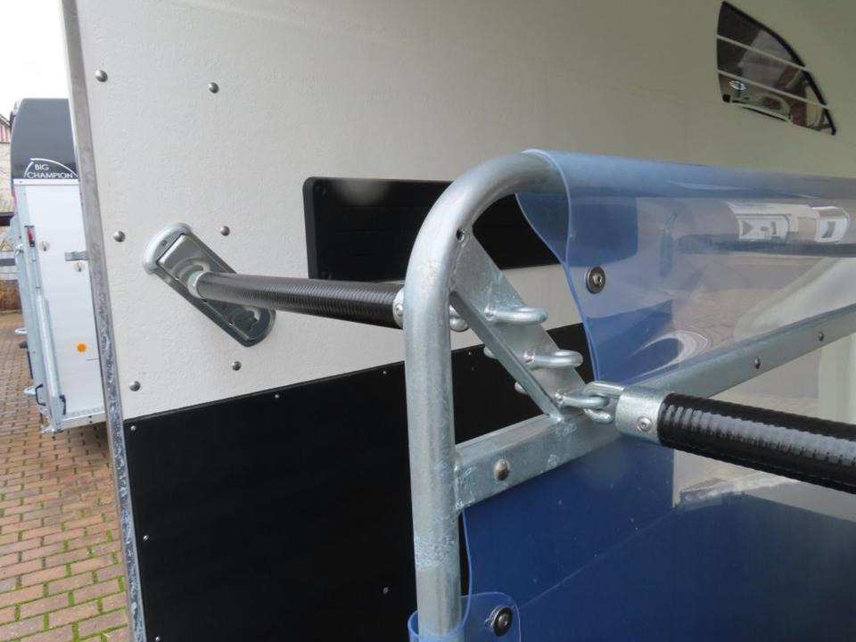 Pferdeanhänger Böckmann Comfort 100km/h Sattelkammer Aluboden - Прицеп-коневоз: фото 4 Pferdeanhänger Böckmann Comfort 100km/h Sattelkammer Aluboden - Прицеп-коневоз: фото 4