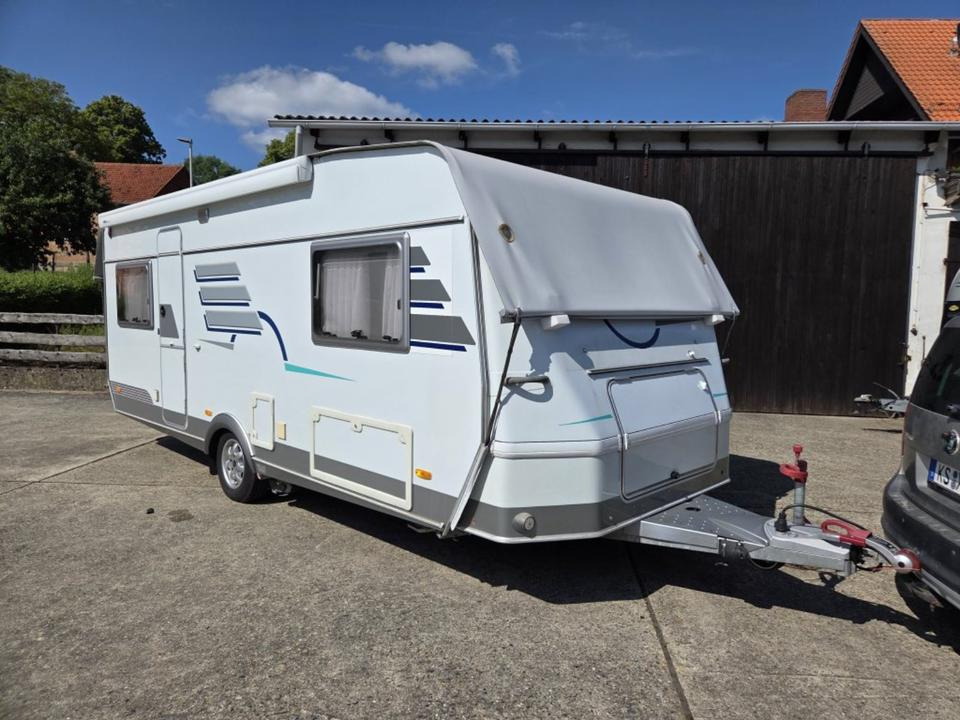 Wohnwagen Hymer Top Ausstattung Mover Vohrzelt 4x Schlafplätze WC - Прицеп дача: фото 4 Wohnwagen Hymer Top Ausstattung Mover Vohrzelt 4x Schlafplätze WC - Прицеп дача: фото 4