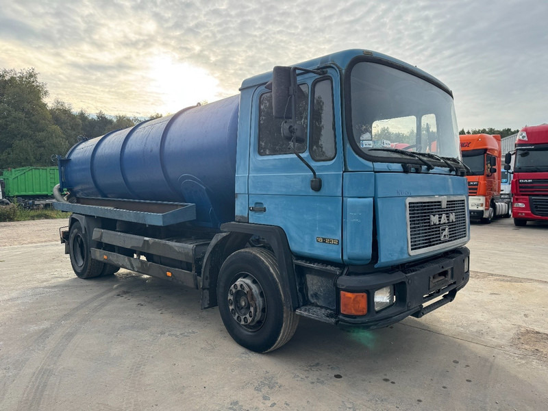 MAN 18.232 (12.000L / STEEL SUSPENSION / 6 CYLINDER WITH MANUAL PUMP) - Ассенизатор: фото 3 MAN 18.232 (12.000L / STEEL SUSPENSION / 6 CYLINDER WITH MANUAL PUMP) - Ассенизатор: фото 3