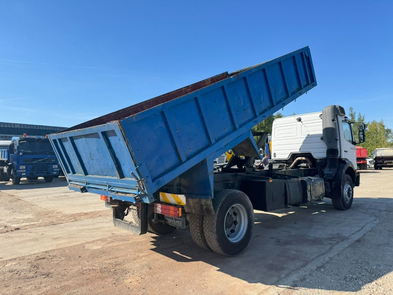 Mercedes-Benz Atego 1823 (STEEL SUSPENSION & MANUAL GEARBOX / SUSPENSION LAMES & BOITE MANUELLE / EURO 2) - Самосвал: фото 5 Mercedes-Benz Atego 1823 (STEEL SUSPENSION & MANUAL GEARBOX / SUSPENSION LAMES & BOITE MANUELLE / EURO 2) - Самосвал: фото 5