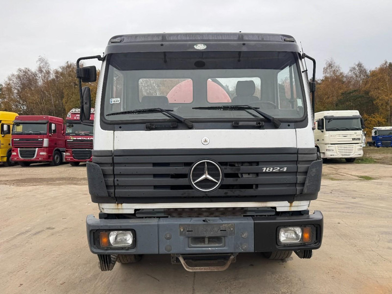 Mercedes-Benz SK 1824 (10.000 L / GRAND PONT / LAMES / V6 MOTEUR / PARFAIT ETAT) - Ассенизатор: фото 2 Mercedes-Benz SK 1824 (10.000 L / GRAND PONT / LAMES / V6 MOTEUR / PARFAIT ETAT) - Ассенизатор: фото 2