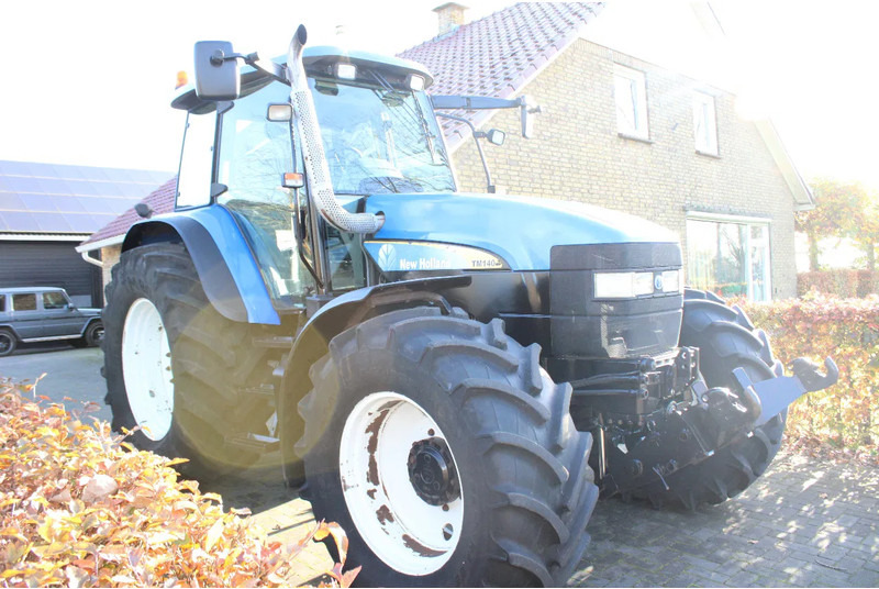 New Holland TM 140 - Трактор: фото 2 New Holland TM 140 - Трактор: фото 2