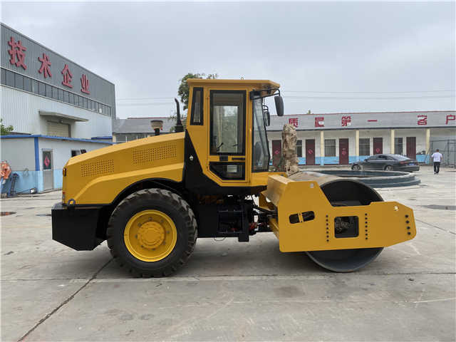 China Made Small Size Road Roller , Brand New Roller , New Compactor Machines - Компактор: фото 4 China Made Small Size Road Roller , Brand New Roller , New Compactor Machines - Компактор: фото 4