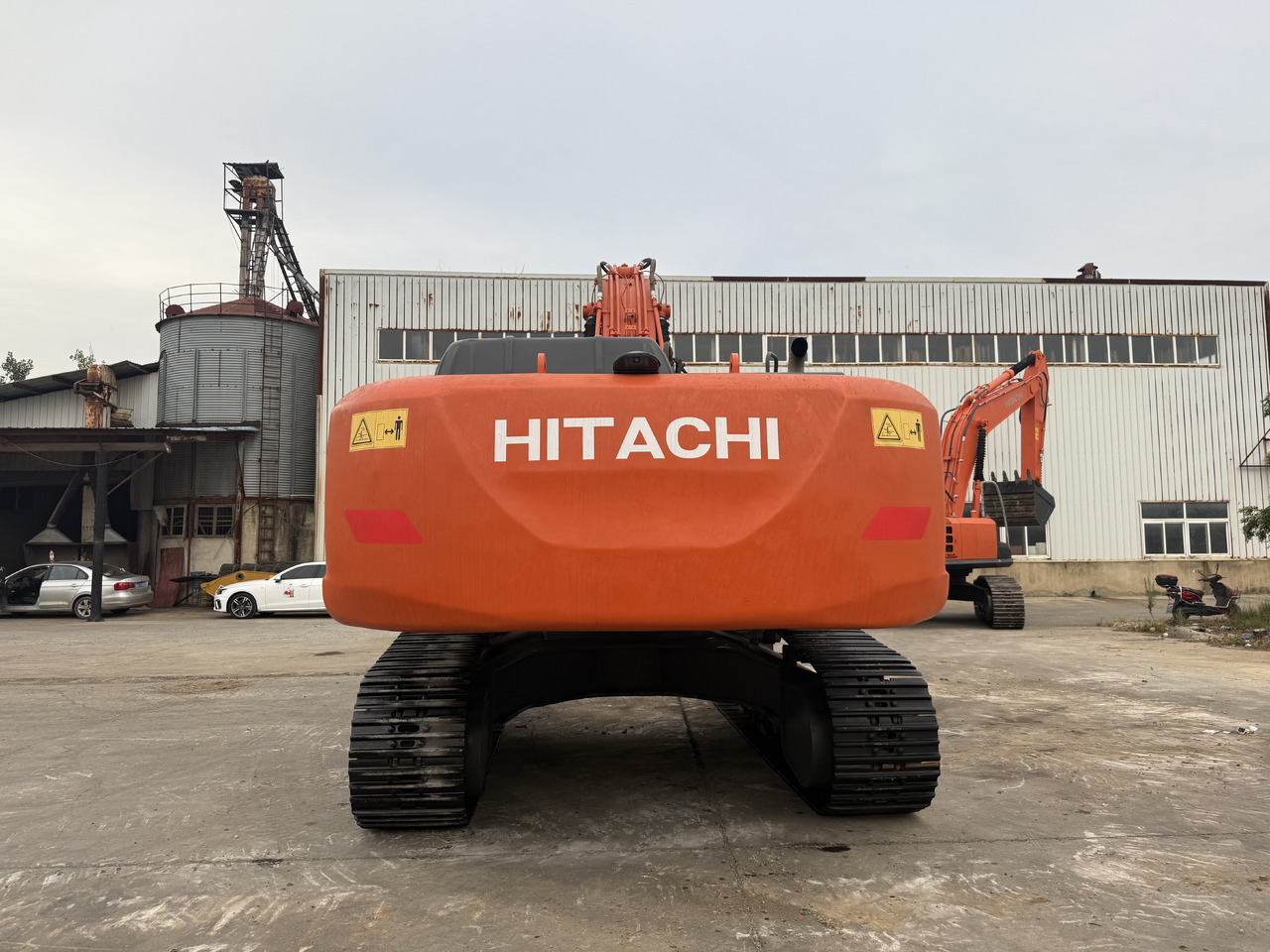 HITACHI 350-5g - Гусеничный экскаватор: фото 4 HITACHI 350-5g - Гусеничный экскаватор: фото 4