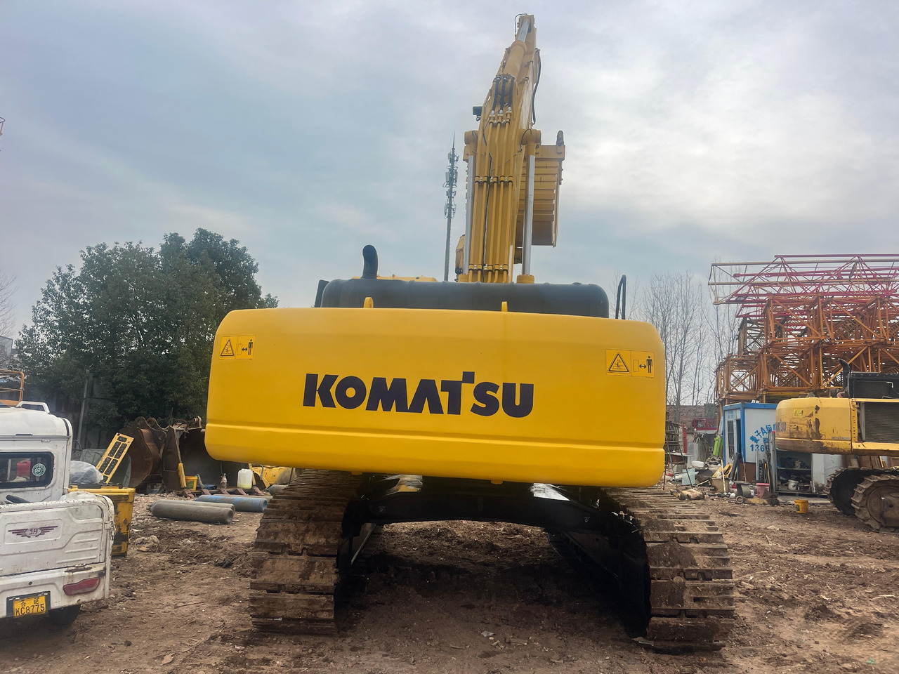 Komatsu pc450 - Гусеничный экскаватор: фото 1 Komatsu pc450 - Гусеничный экскаватор: фото 1