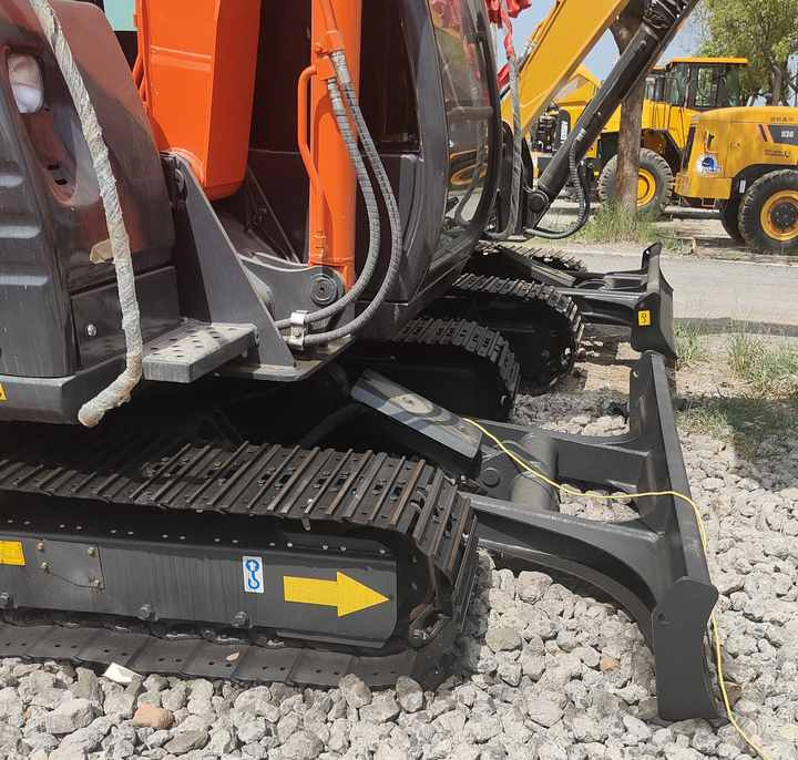 Original Japan Hitachi ZX60 Excavator Hitachi Excavator in Low Price for Hot Sale - Гусеничный экскаватор: фото 5 Original Japan Hitachi ZX60 Excavator Hitachi Excavator in Low Price for Hot Sale - Гусеничный экскаватор: фото 5