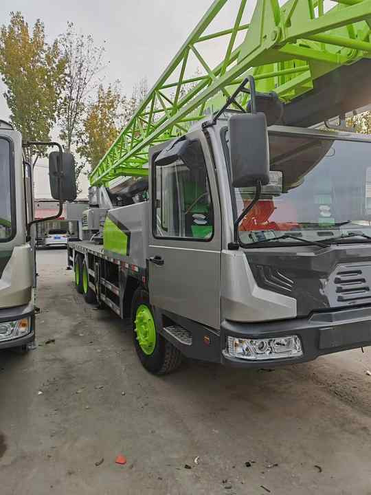 Second Hand ZOOMLION 25 Ton ZTC250V531 30 Ton ZTC300V532 70 Ton ZTC700H6 Hydraulmic Mobile Truck Crane on Sale - Мобильный кран: фото 3 Second Hand ZOOMLION 25 Ton ZTC250V531 30 Ton ZTC300V532 70 Ton ZTC700H6 Hydraulmic Mobile Truck Crane on Sale - Мобильный кран: фото 3