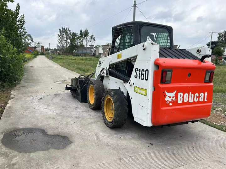 Мини-погрузчик с бортовым поворотом USED BOBCAT S160 Skid-steer Loader with Very Good Performance Is for Sale at a Low Price.: фото 6