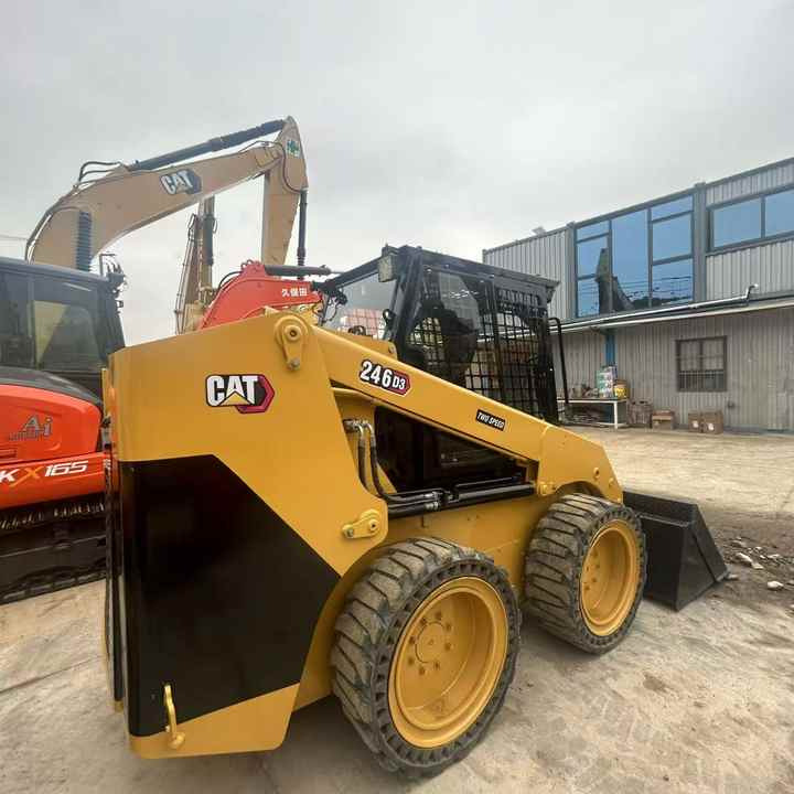 Used Cat246D2 New Model Skid Steer Second Hand Machine Popular Brand Japan Hydraulic Machinery - Мини-погрузчик с бортовым поворотом: фото 4 Used Cat246D2 New Model Skid Steer Second Hand Machine Popular Brand Japan Hydraulic Machinery - Мини-погрузчик с бортовым поворотом: фото 4