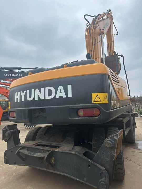 Used Hyundai Korea Hydraulic Excavator Hyundai 210-9 Excavator Excellent Condition 21 Ton Used Excavator For Sale - Гусеничный экскаватор: фото 3 Used Hyundai Korea Hydraulic Excavator Hyundai 210-9 Excavator Excellent Condition 21 Ton Used Excavator For Sale - Гусеничный экскаватор: фото 3