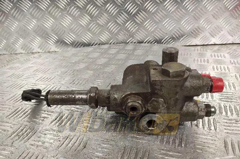 Case 921C - Гидравлический клапан для Строительной техники: фото 1 Case 921C - Гидравлический клапан для Строительной техники: фото 1