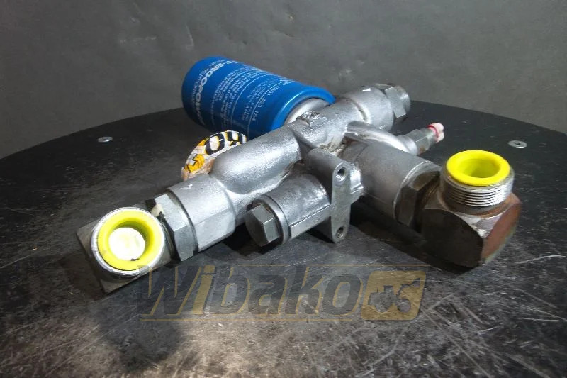 Case 921C - Гидравлический клапан для Строительной техники: фото 1 Case 921C - Гидравлический клапан для Строительной техники: фото 1