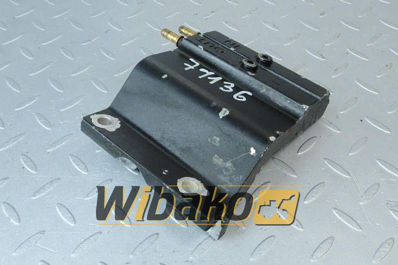 Fuel filter bracket Cummins 4948573 - Топливный фильтр для Строительной техники: фото 1 Fuel filter bracket Cummins 4948573 - Топливный фильтр для Строительной техники: фото 1