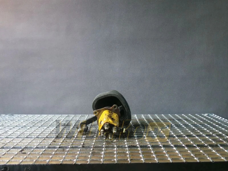 Komatsu D65EX-12 - Гидравлический клапан для Строительной техники: фото 1 Komatsu D65EX-12 - Гидравлический клапан для Строительной техники: фото 1