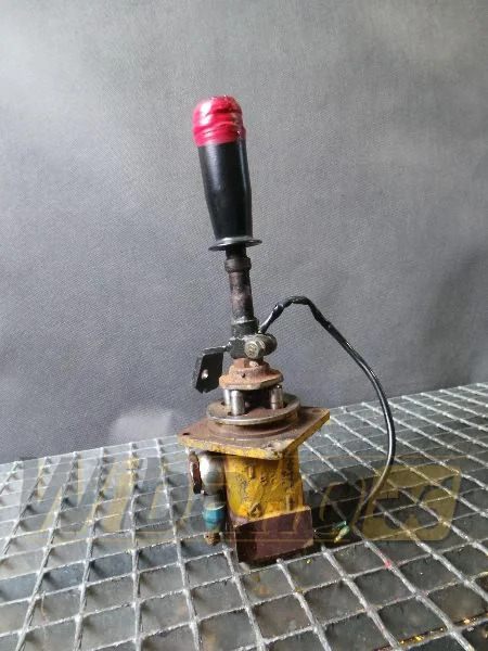 Komatsu PC300-5 - Гидравлический клапан для Строительной техники: фото 1 Komatsu PC300-5 - Гидравлический клапан для Строительной техники: фото 1