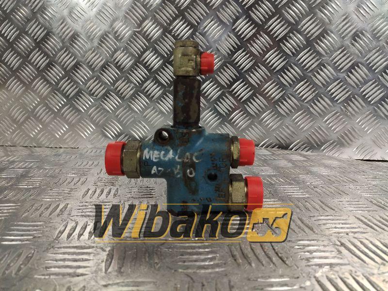 Valves set Mecalac AZ150 8300051 - Гидравлический клапан для Строительной техники: фото 1 Valves set Mecalac AZ150 8300051 - Гидравлический клапан для Строительной техники: фото 1