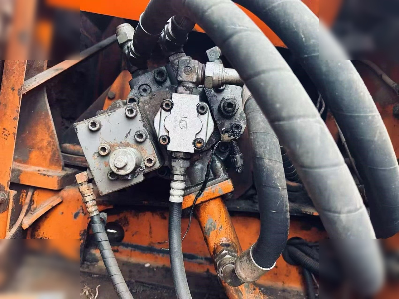 Гусеничный экскаватор HITACHI EX60-5: фото 11