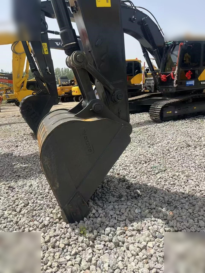 VOLVO EC240 - Гусеничный экскаватор: фото 3 VOLVO EC240 - Гусеничный экскаватор: фото 3