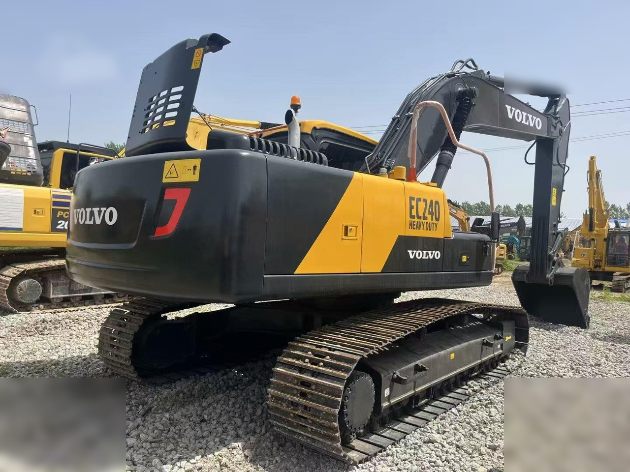 VOLVO EC240 - Гусеничный экскаватор: фото 1 VOLVO EC240 - Гусеничный экскаватор: фото 1