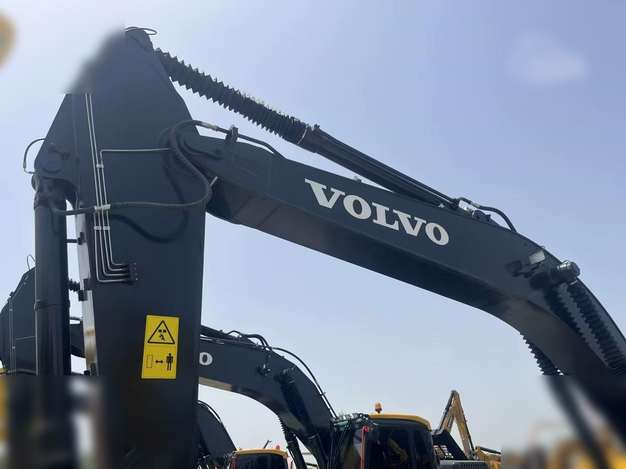 VOLVO EC240 - Гусеничный экскаватор: фото 2 VOLVO EC240 - Гусеничный экскаватор: фото 2
