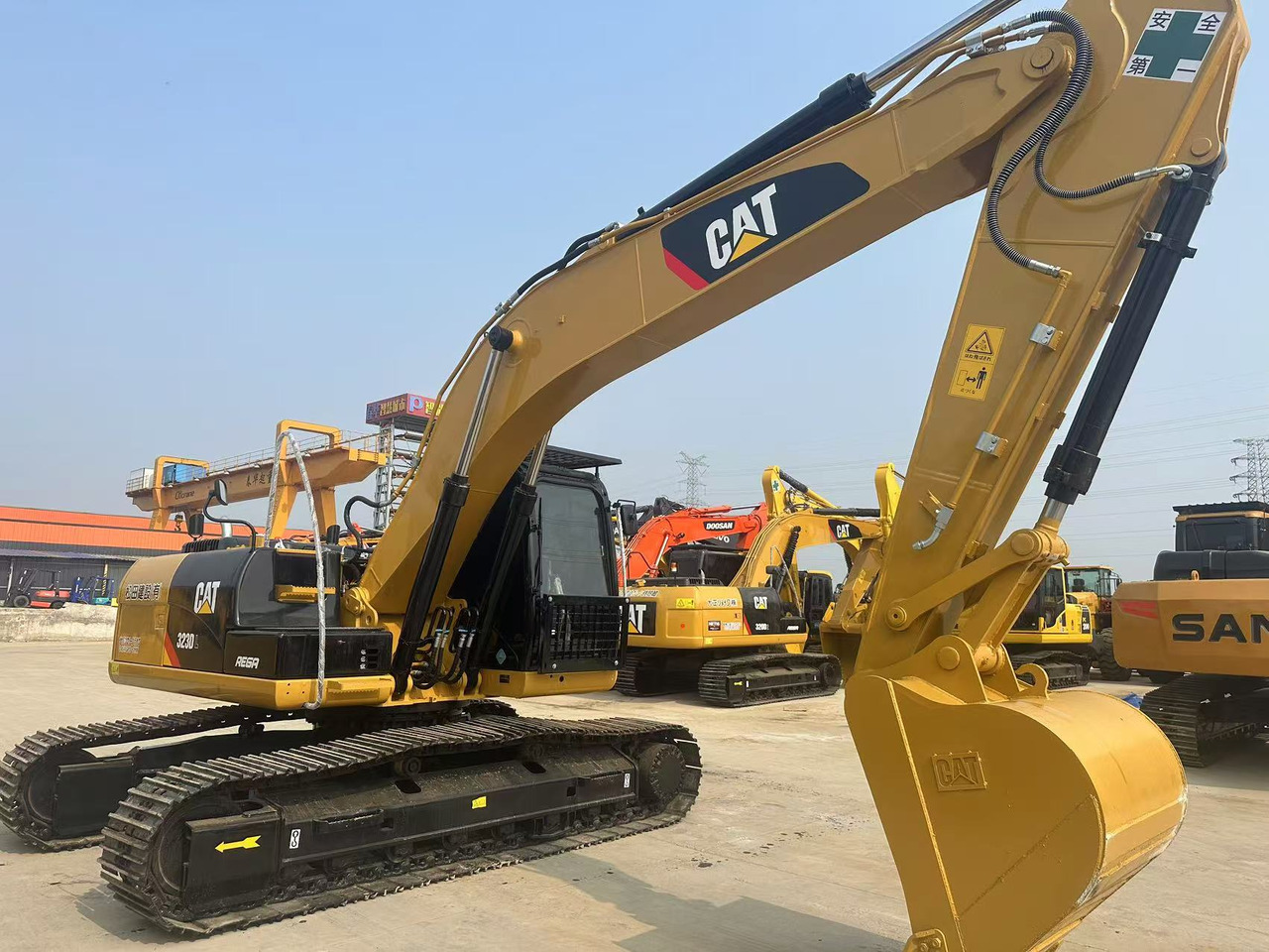 CATERPILLAR Used Digger CAT 323DL Construction Machinery Construction Digger Used CAT 323DL Cheap Excavator - Гусеничный экскаватор: фото 2 CATERPILLAR Used Digger CAT 323DL Construction Machinery Construction Digger Used CAT 323DL Cheap Excavator - Гусеничный экскаватор: фото 2