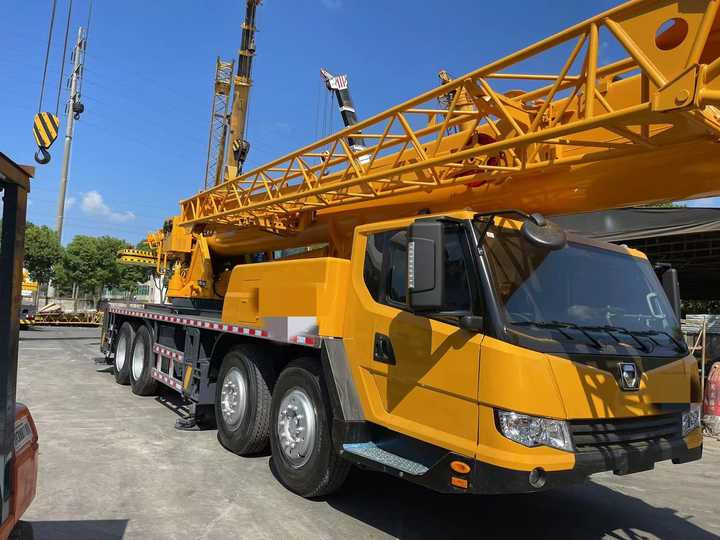 China Jiangsu Famous Brand 90%New 55TONS 70ton 100ton Mobile Used Truck Crane YQ55KC in Excellent Working Condition for Sale - Мобильный кран: фото 4 China Jiangsu Famous Brand 90%New 55TONS 70ton 100ton Mobile Used Truck Crane YQ55KC in Excellent Working Condition for Sale - Мобильный кран: фото 4