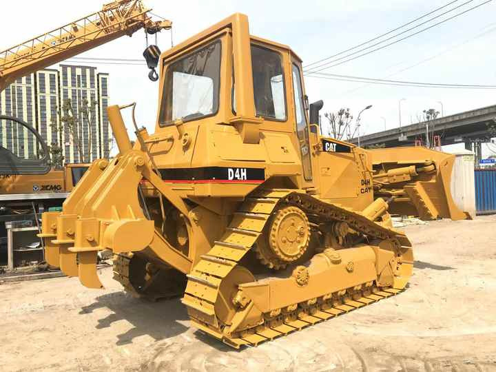 Good Condition D4H Bulldozer New Crawler Bulldozer with Parts Price Bulldozers - Бульдозер: фото 4 Good Condition D4H Bulldozer New Crawler Bulldozer with Parts Price Bulldozers - Бульдозер: фото 4