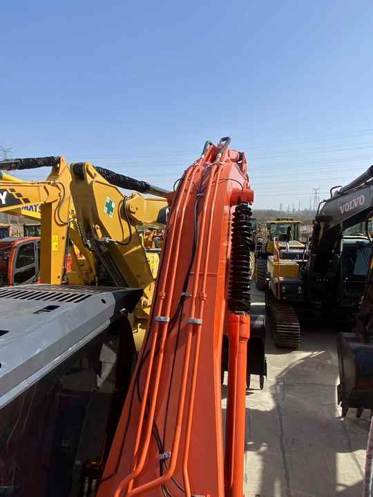 Hitachi Brand Zx210 Crawler Excavator 21tons Digger for Sale Used Hitachi Zx200 210 350 Excavator in Stock on Sale - Гусеничный экскаватор: фото 5 Hitachi Brand Zx210 Crawler Excavator 21tons Digger for Sale Used Hitachi Zx200 210 350 Excavator in Stock on Sale - Гусеничный экскаватор: фото 5