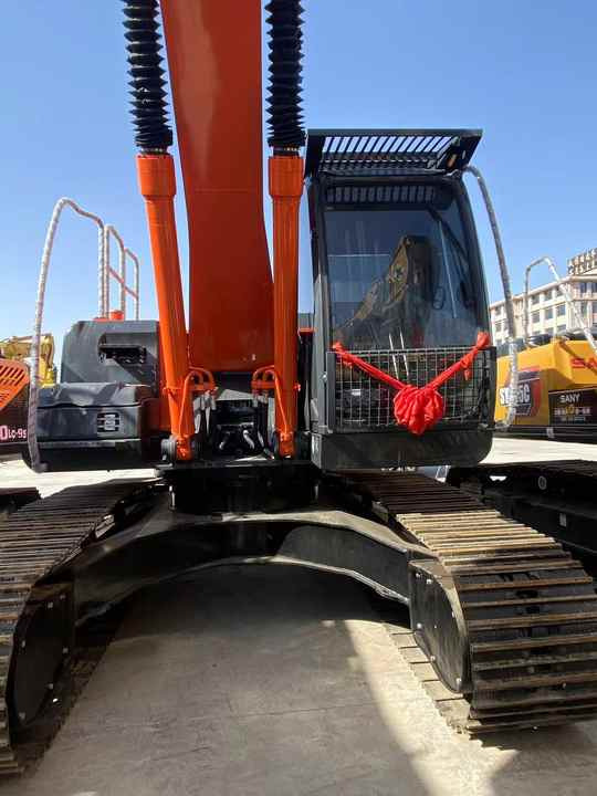 Hitachi Brand Zx210 Crawler Excavator 21tons Digger for Sale Used Hitachi Zx200 210 350 Excavator in Stock on Sale - Гусеничный экскаватор: фото 3 Hitachi Brand Zx210 Crawler Excavator 21tons Digger for Sale Used Hitachi Zx200 210 350 Excavator in Stock on Sale - Гусеничный экскаватор: фото 3