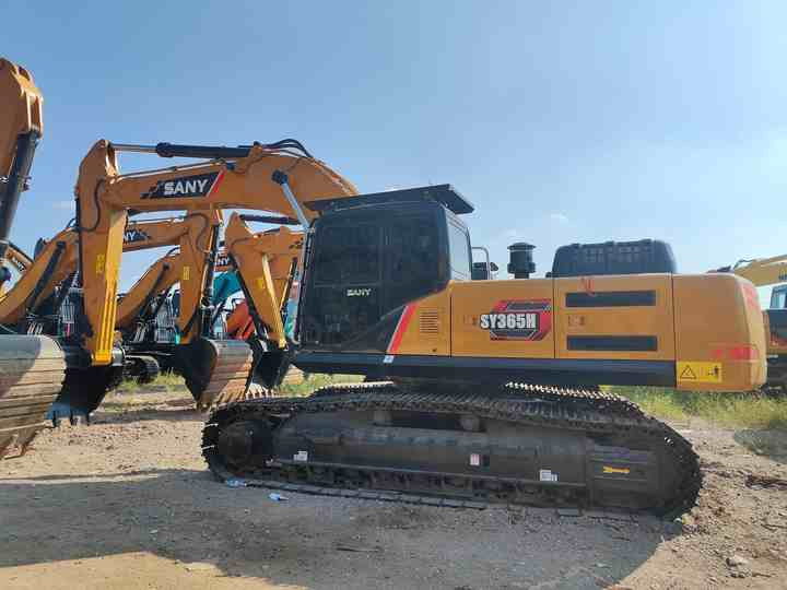 Second-hand SANY 365H Excavator in Excellent Condition Is Sold at a Low Price. 36-ton Used Hydraulic Excavator Is in Stock. - Гусеничный экскаватор: фото 3 Second-hand SANY 365H Excavator in Excellent Condition Is Sold at a Low Price. 36-ton Used Hydraulic Excavator Is in Stock. - Гусеничный экскаватор: фото 3