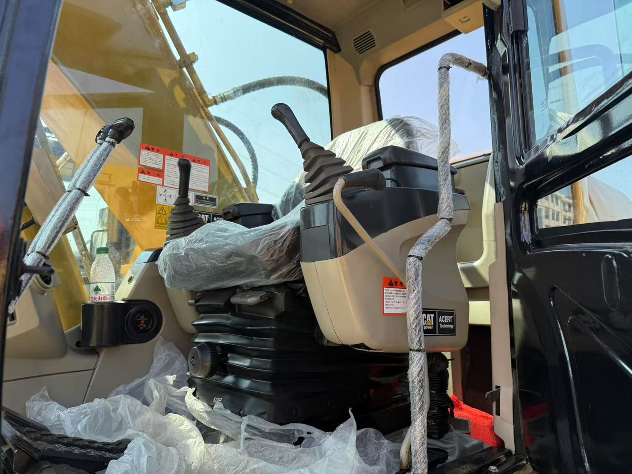 CATERPILLAR Used Excavator Caterpillar CAT320c Small and Medium-sized Original Excavator CAT320c for Sale - Строительная техника: фото 4 CATERPILLAR Used Excavator Caterpillar CAT320c Small and Medium-sized Original Excavator CAT320c for Sale - Строительная техника: фото 4