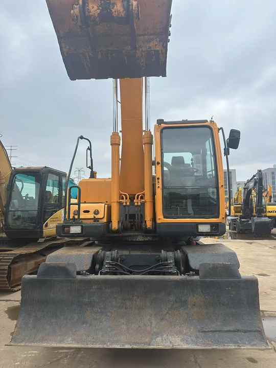 Used Hyundai Korea Hydraulic Excavator Hyundai 210-9 Excavator Excellent Condition 21 Ton Used Excavator For Sale - Гусеничный экскаватор: фото 4 Used Hyundai Korea Hydraulic Excavator Hyundai 210-9 Excavator Excellent Condition 21 Ton Used Excavator For Sale - Гусеничный экскаватор: фото 4