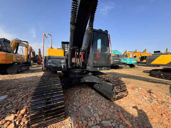 Used VOLVO EC210 Excavators Hydraulic Excavators - Гусеничный экскаватор: фото 3 Used VOLVO EC210 Excavators Hydraulic Excavators - Гусеничный экскаватор: фото 3