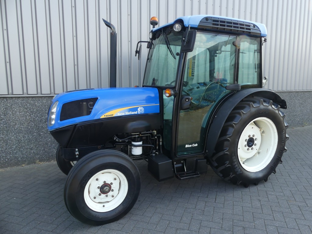 NEW HOLLAND T4040F - Минитрактор: фото 1 NEW HOLLAND T4040F - Минитрактор: фото 1