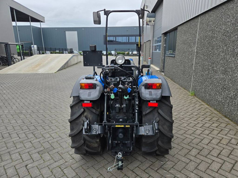 New Holland T 4.75 V - Трактор: фото 4 New Holland T 4.75 V - Трактор: фото 4