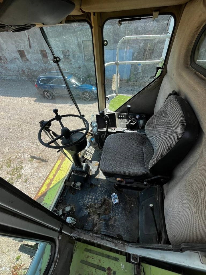 Claas COMMANDOR 116 CS RISO - Зерноуборочный комбайн: фото 3 Claas COMMANDOR 116 CS RISO - Зерноуборочный комбайн: фото 3
