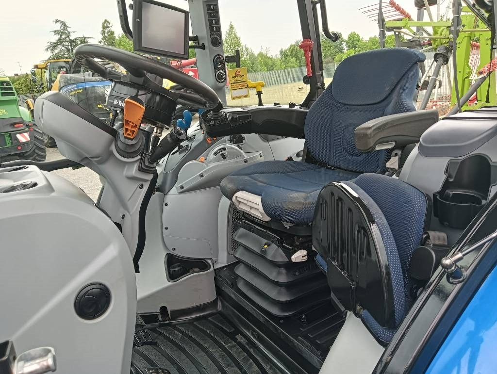 Трактор New Holland T 5.120: фото 10 Трактор New Holland T 5.120: фото 10
